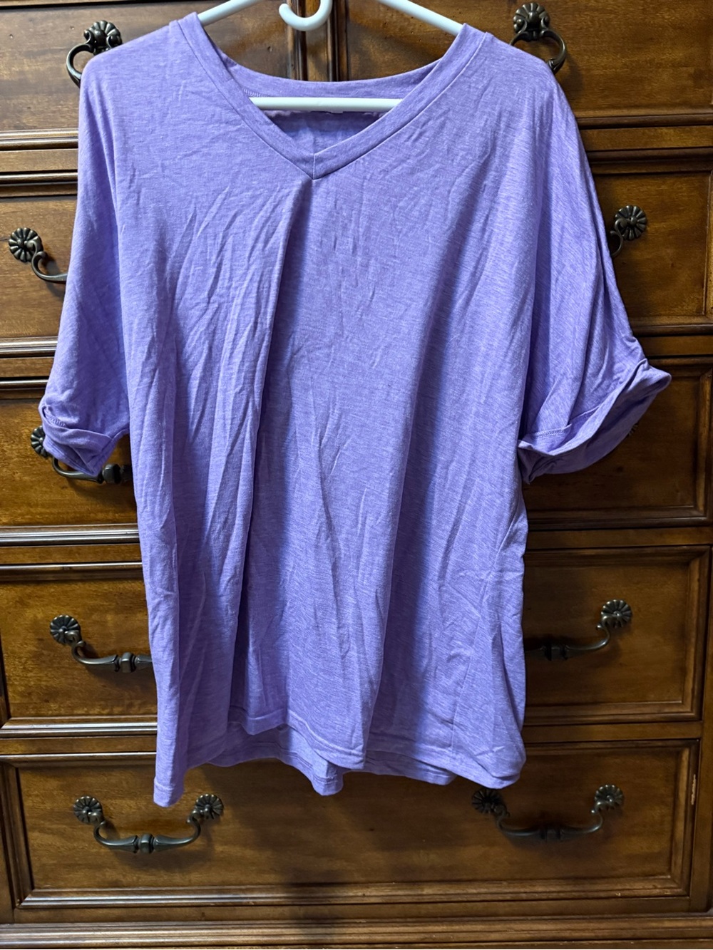 Women’s Lavender V-Neck Short Sleeve Top